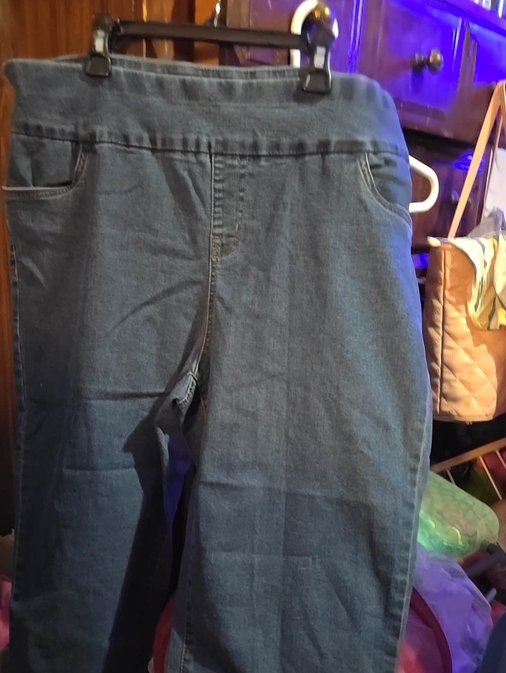 !!.          Women's Size 20 Blue Denim Jeans - Stretch Comfort.   Tote 3W